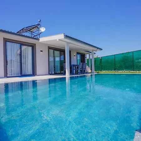 Denize 500 Metre 4 Kisilik Kayram Fethiye