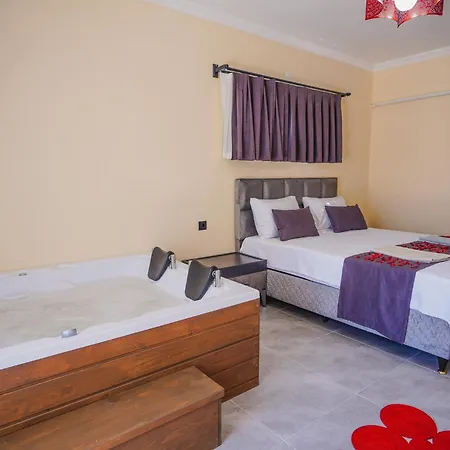 Hotel Denize 500 Metre 4 Kisilik Kayram 3*