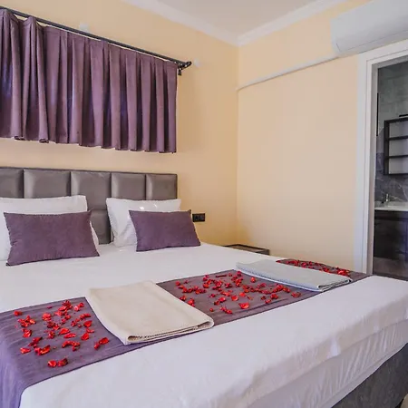 Hotel Denize 500 Metre 4 Kisilik Kayram 3*