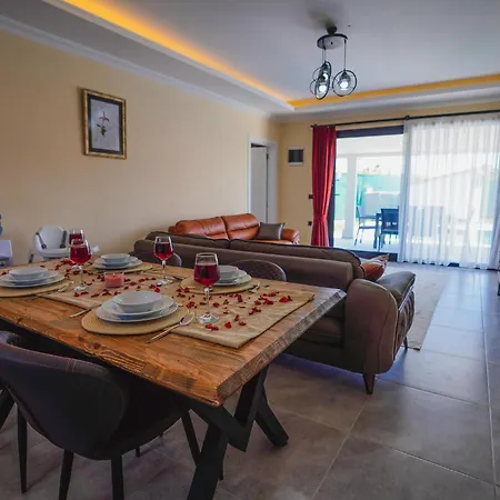Denize 500 Metre 4 Kisilik Kayram Hotel Fethiye