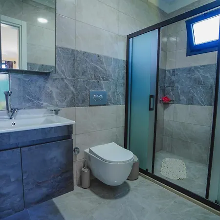 Denize 500 Metre 4 Kisilik Kayram Hotel 3*